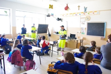 Corso di evacuazione Scuola Elementare Acquarica Protezione Civile "LA FONTANA"